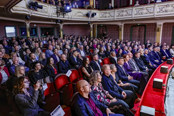 Widownia Gali Finałowej Firma Roku Podbeskidzia 2026 w Teatrze Polskim